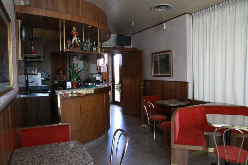 Hotel Sanson Vittorio Veneto Bagian luar foto